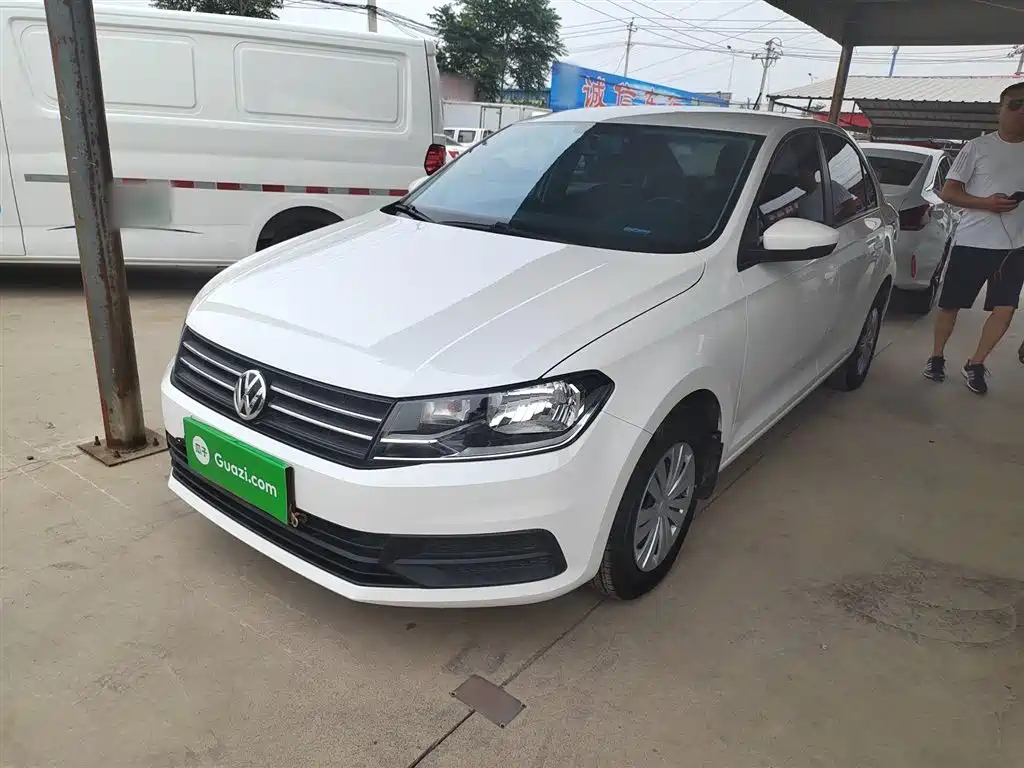 VOLKSWAGEN SANTANA 2019