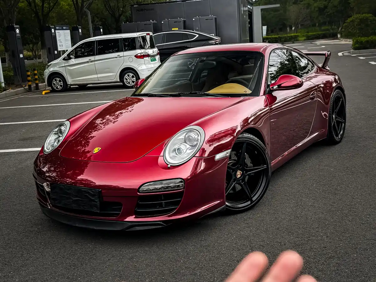 PORSCHE 911 2010