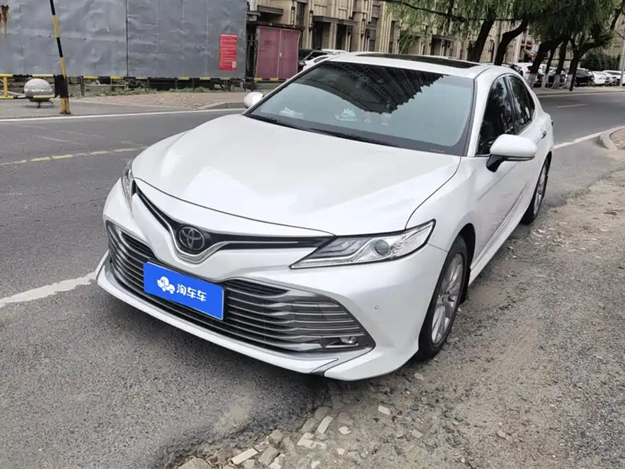 TOYOTA CAMRY 2019