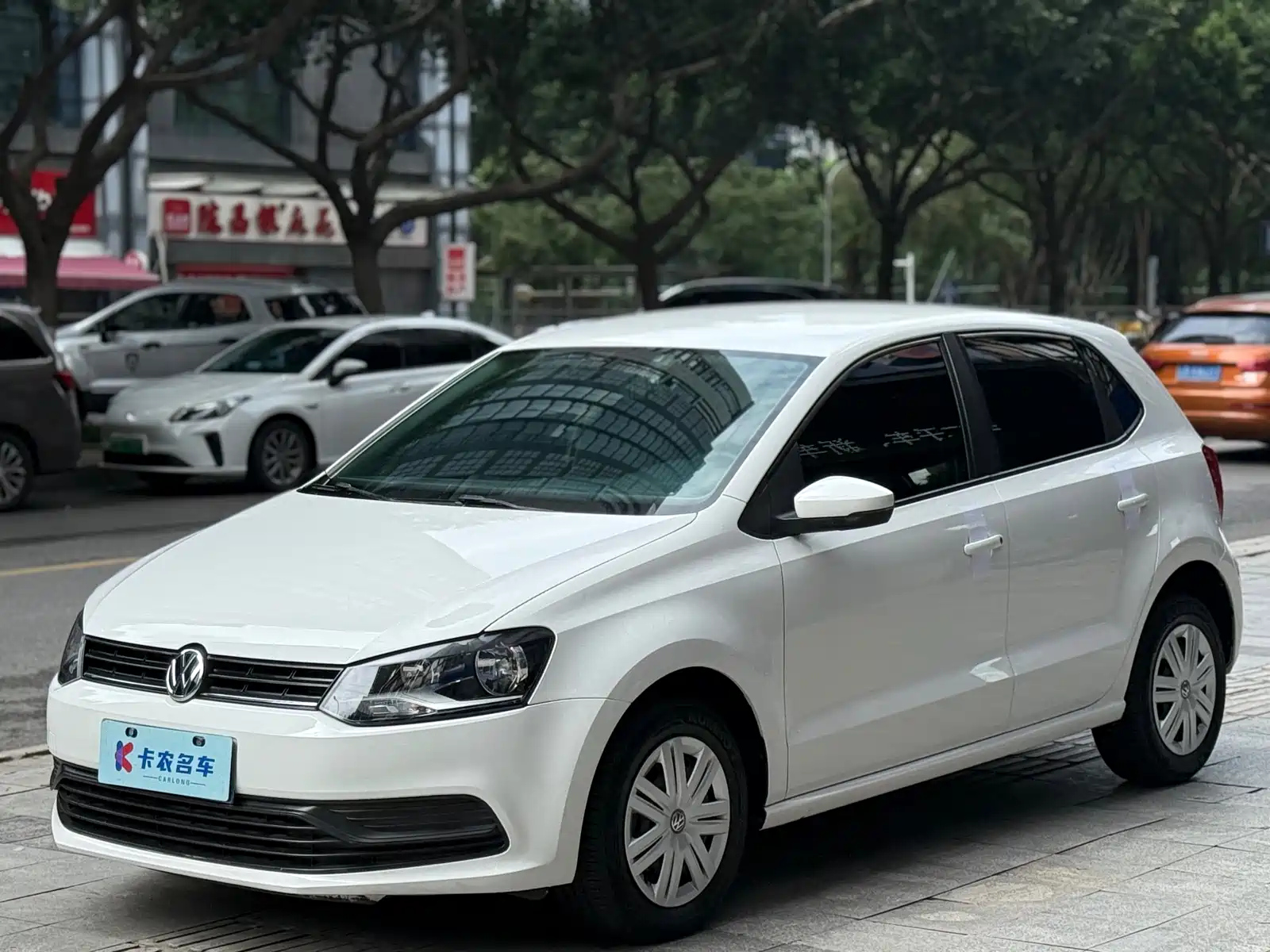VOLKSWAGEN POLO 2016