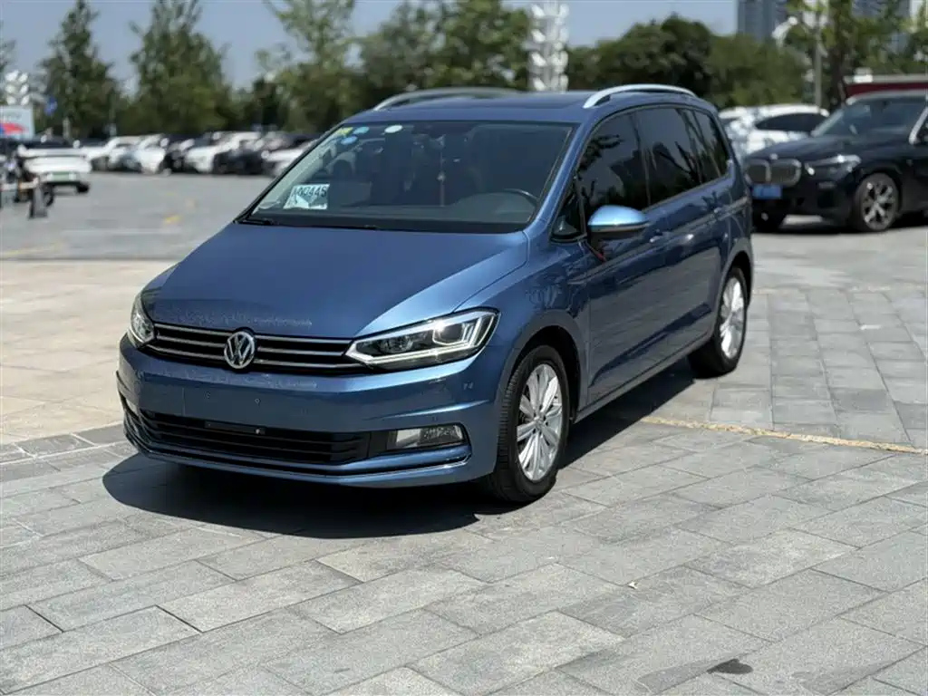 VOLKSWAGEN TOURAN 2018