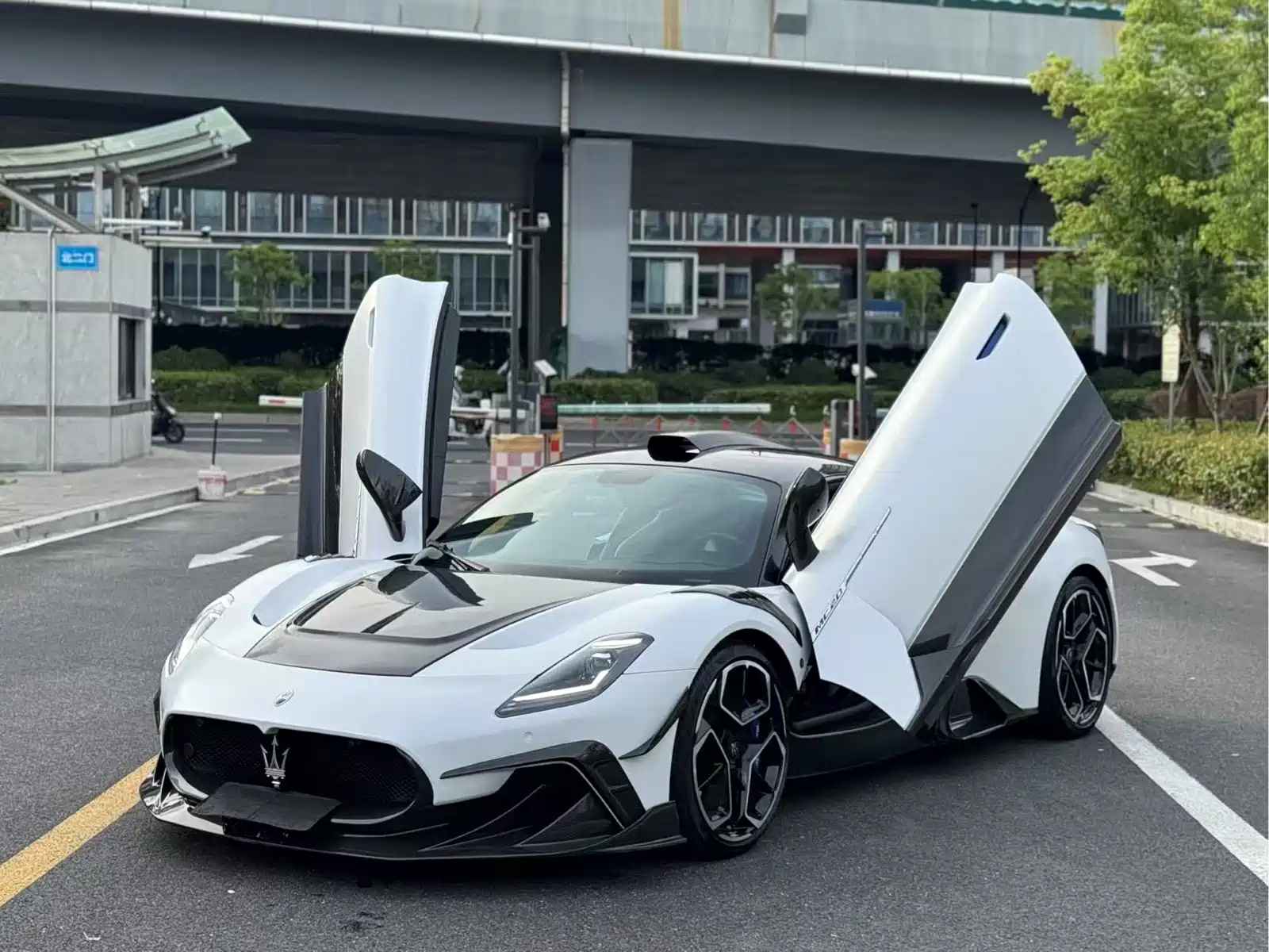 MASERATI MC20 2020