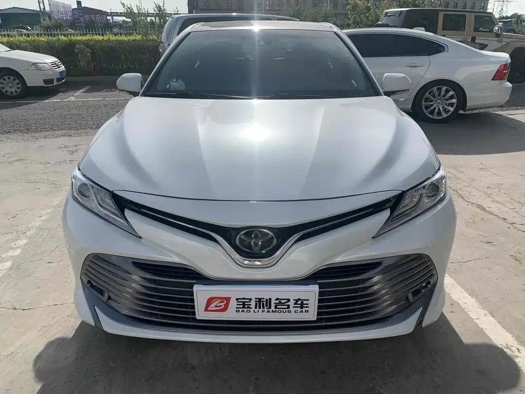 TOYOTA CAMRY 2019