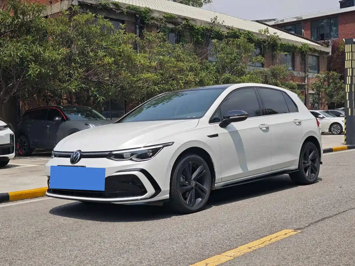 VOLKSWAGEN GOLF 2021