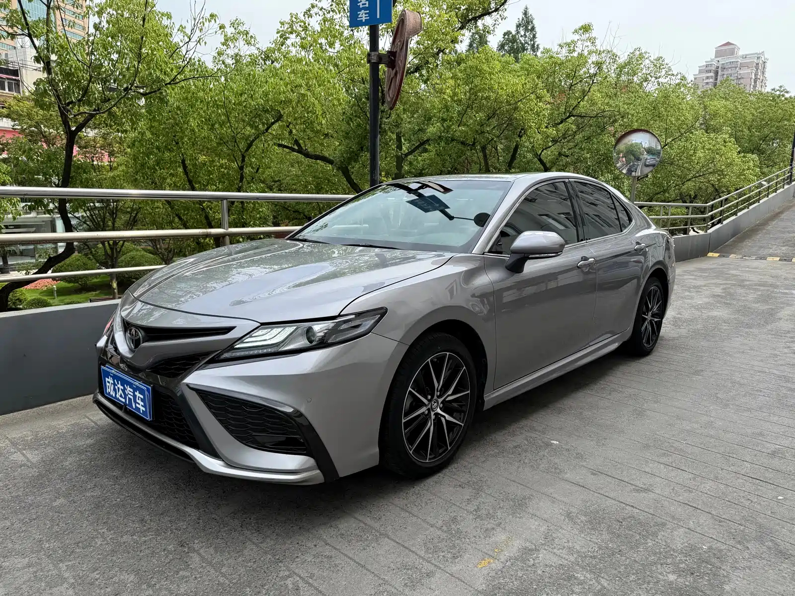 TOYOTA CAMRY 2021