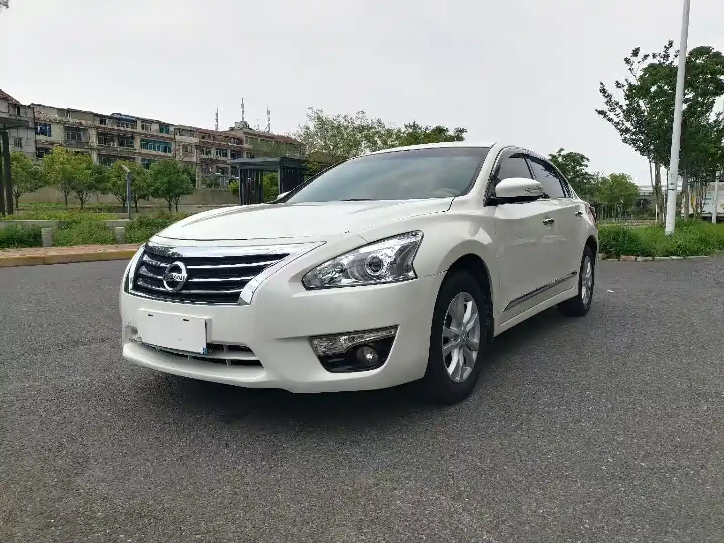 NISSAN TEANA 2013