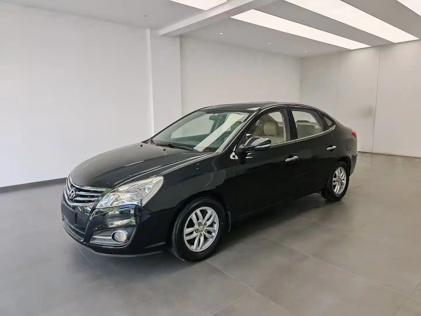 HYUNDAI CELESTA 2011