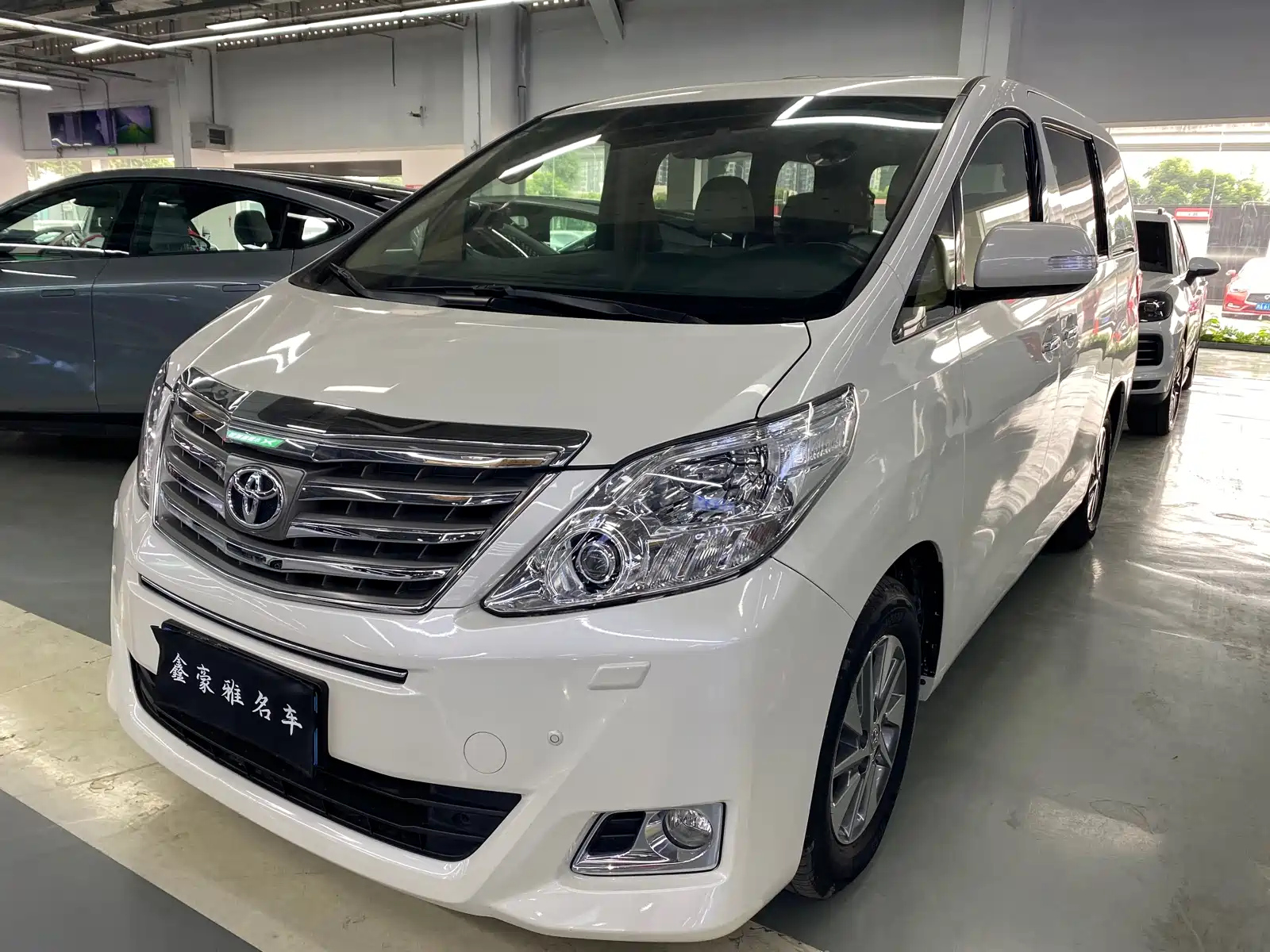 TOYOTA ALPHARD