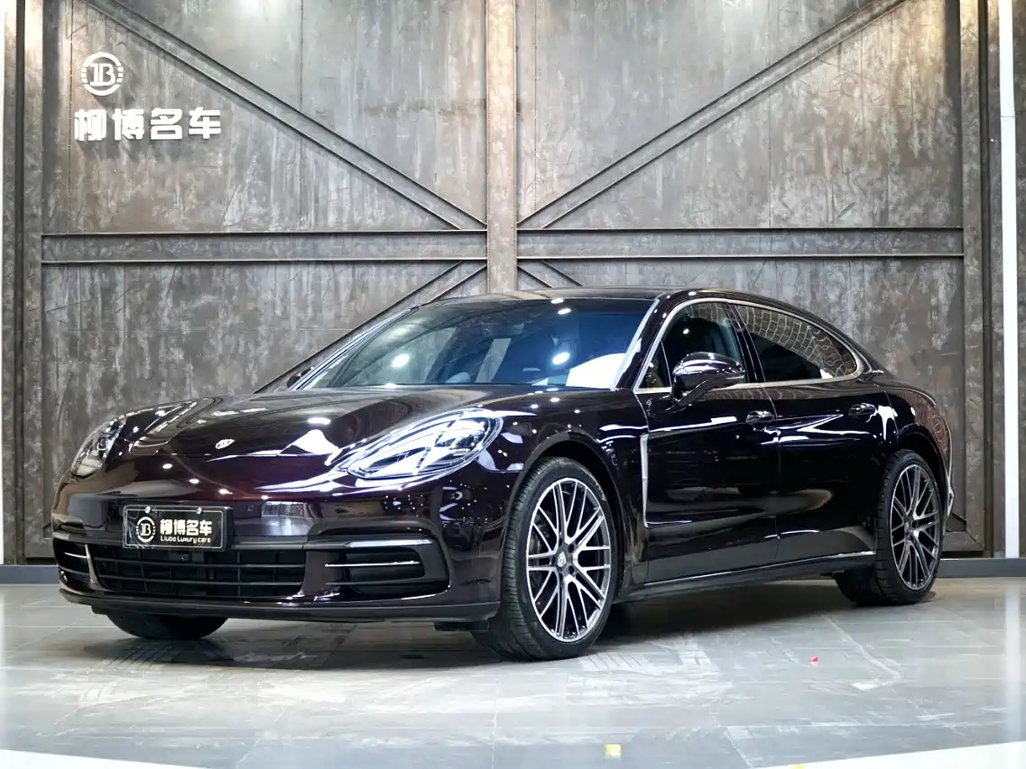 PORSCHE PANAMERA 2017