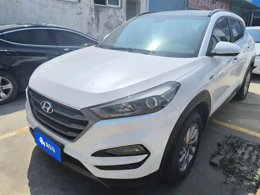 HYUNDAI TUCSON 2015