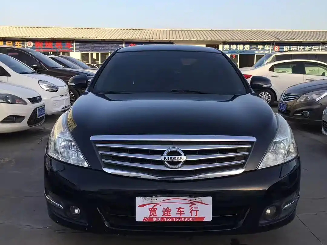 NISSAN TEANA 2010