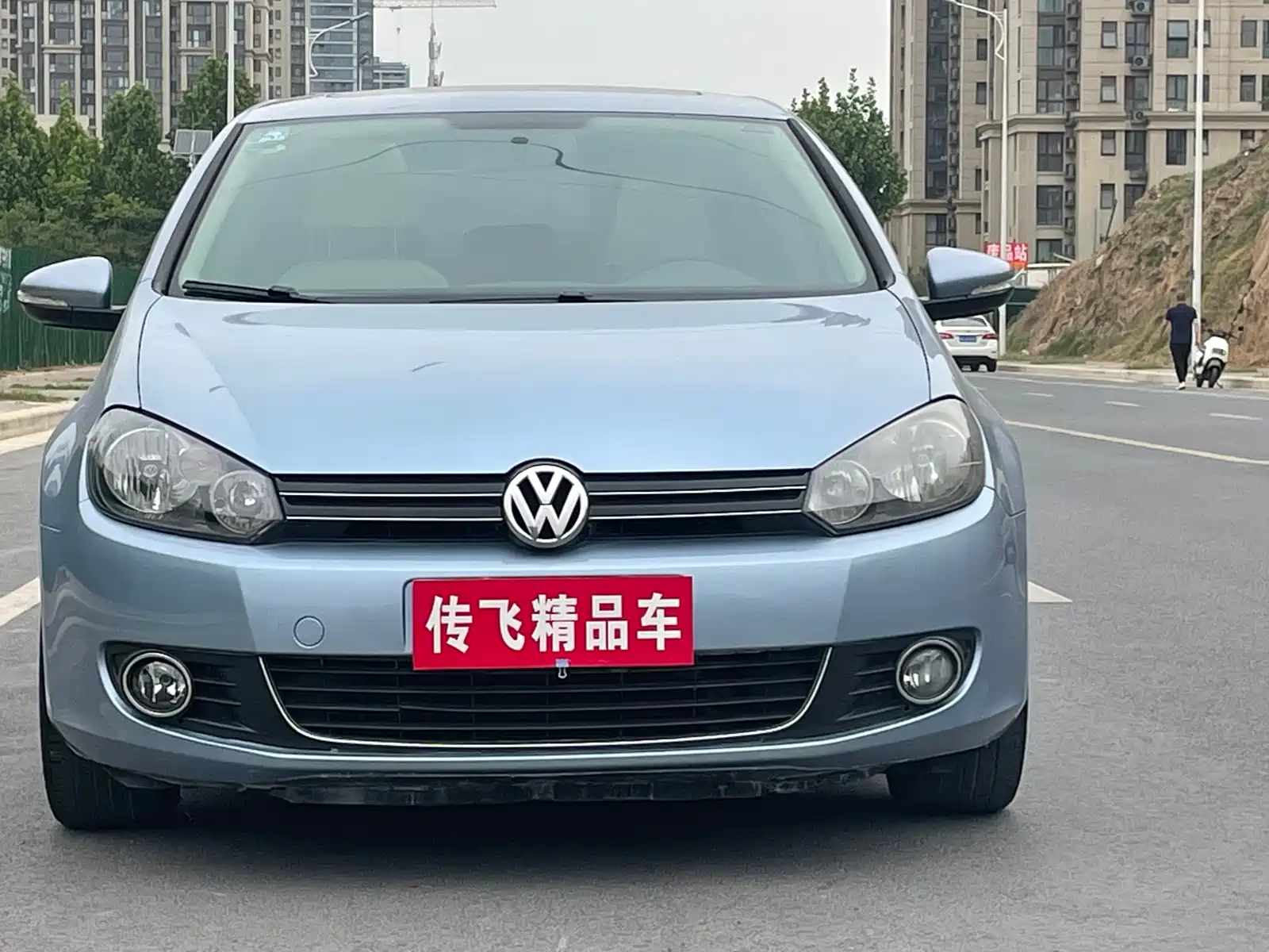 VOLKSWAGEN GOLF 2010