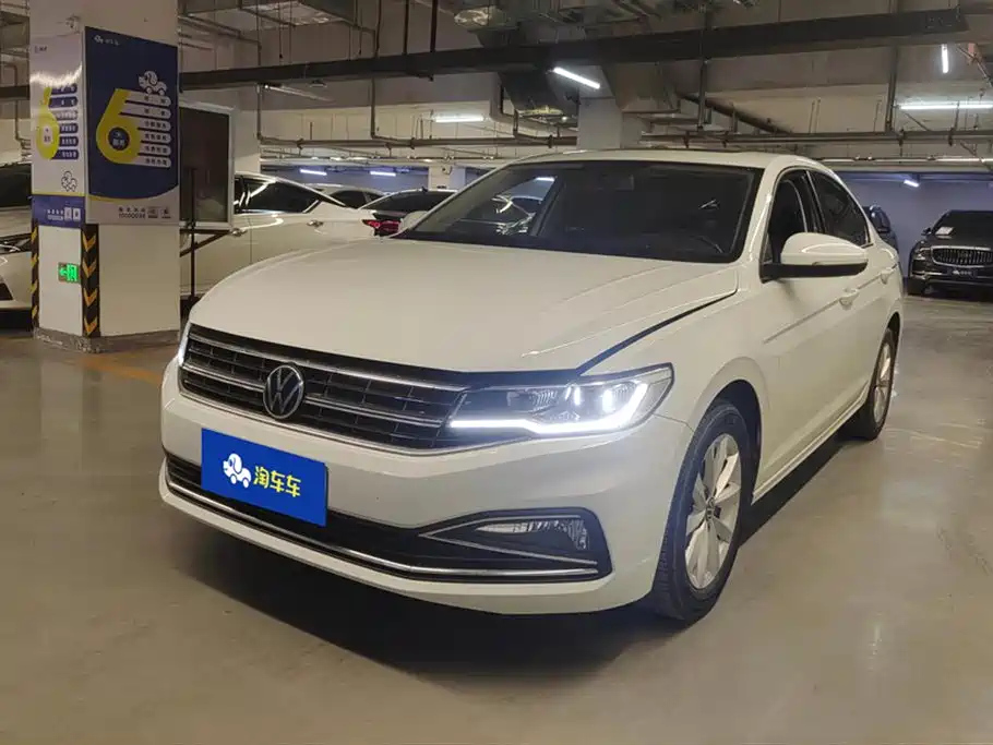 VOLKSWAGEN BORA 2021