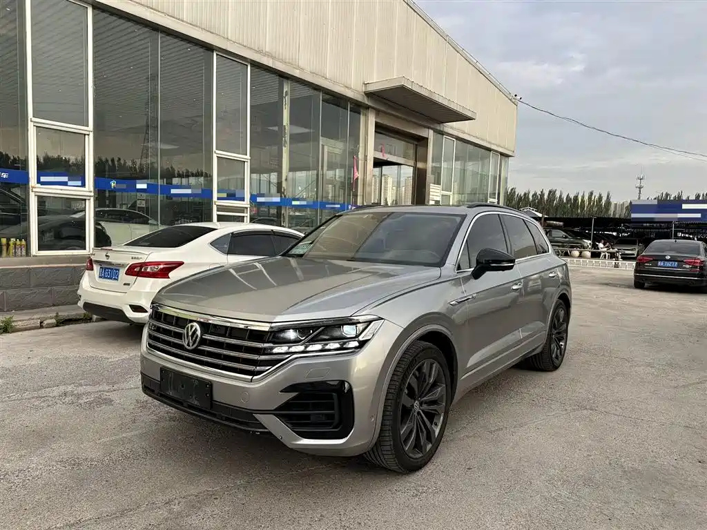 VOLKSWAGEN TOUAREG 2019