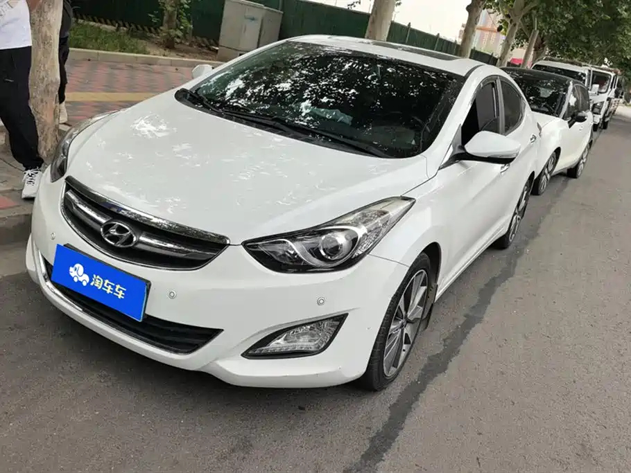 HYUNDAI ELANTRA 2015
