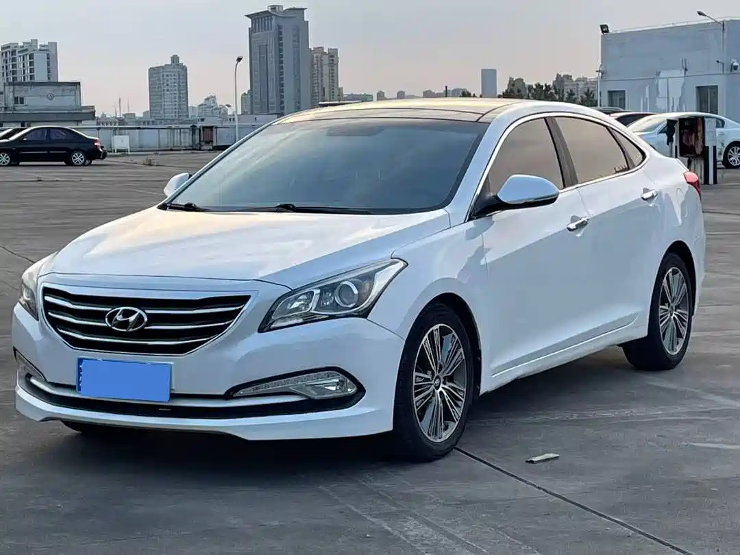 HYUNDAI MISTRA 2014