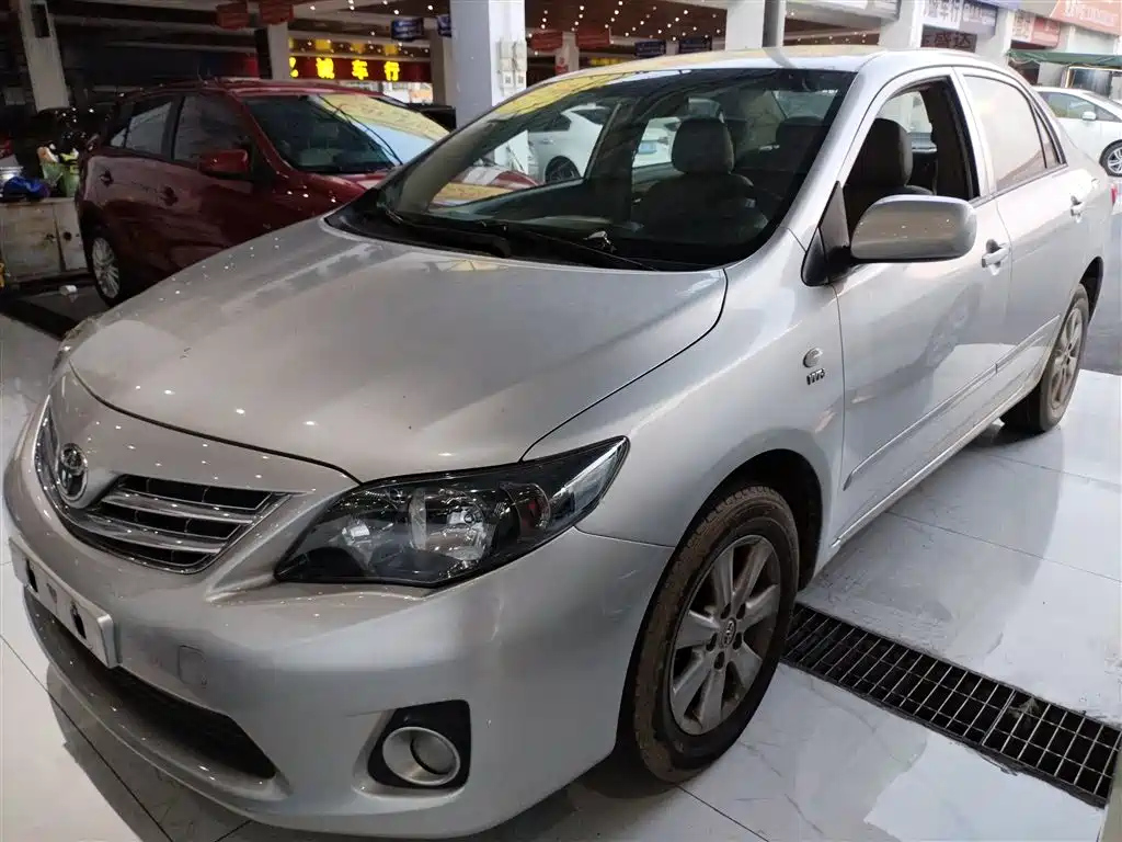 TOYOTA COROLLA 2013