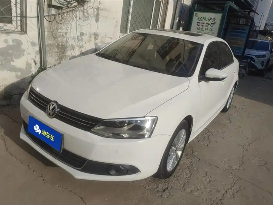 VOLKSWAGEN SAGITAR 2014