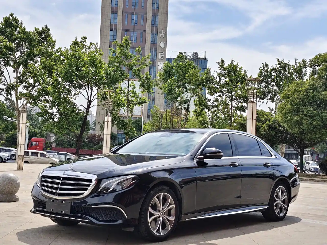 MERCEDES BENZ E-CLASS 2016