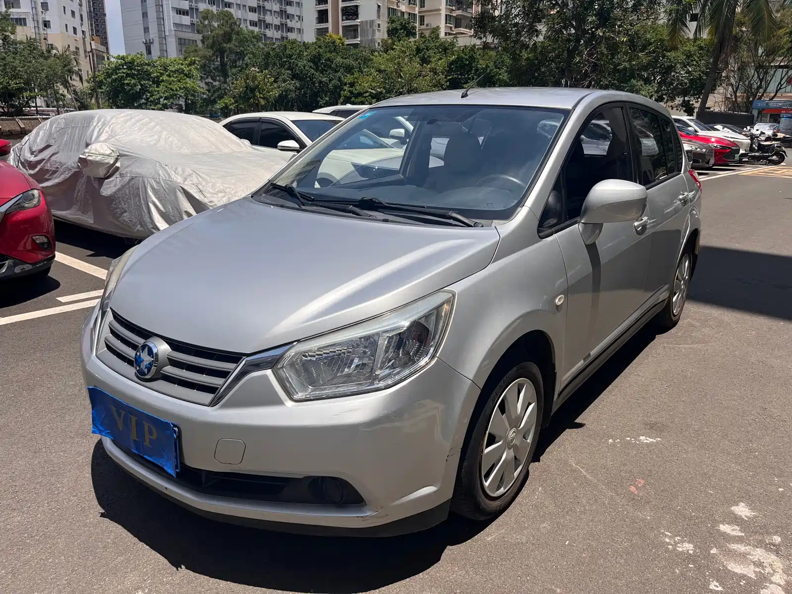 VENUCIA R50 2013