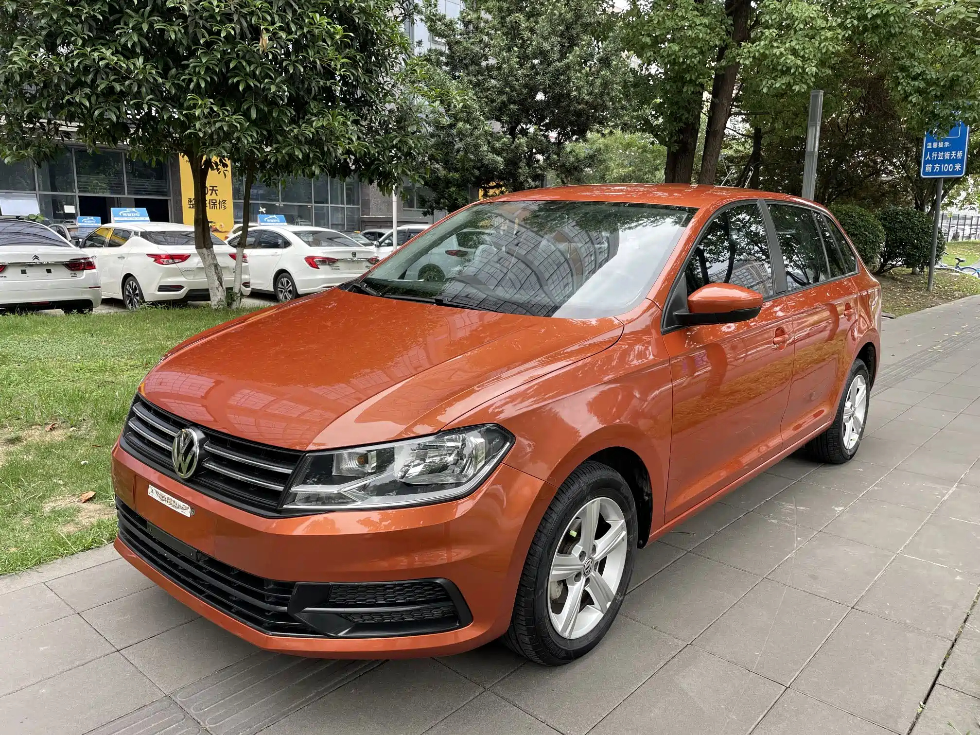VOLKSWAGEN SANTANA 2015