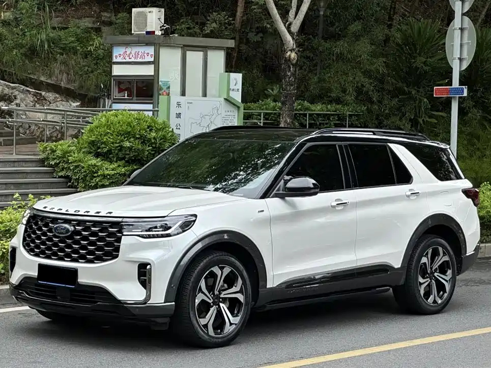 FORD EXPLORER 2023
