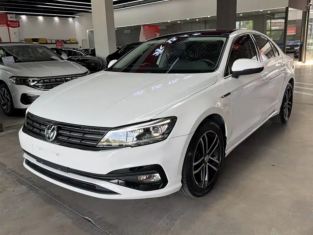 VOLKSWAGEN LAMANDO 2021