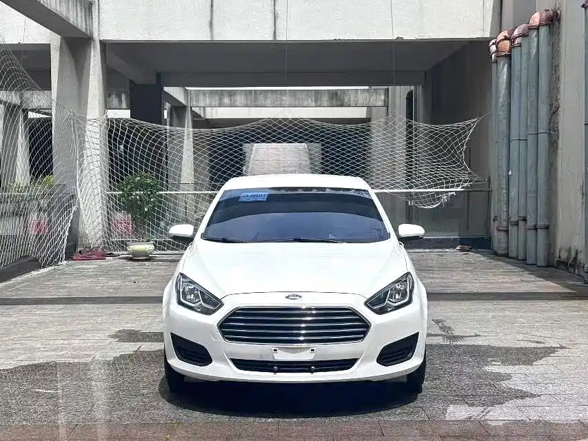 FORD ESCORT 2019
