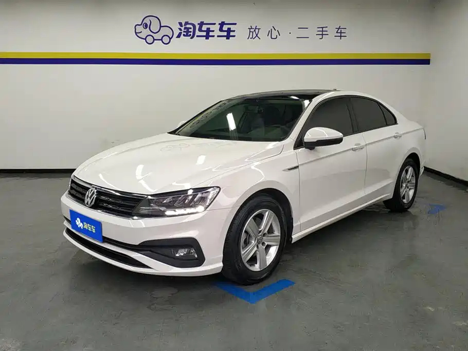 VOLKSWAGEN LAMANDO 2021
