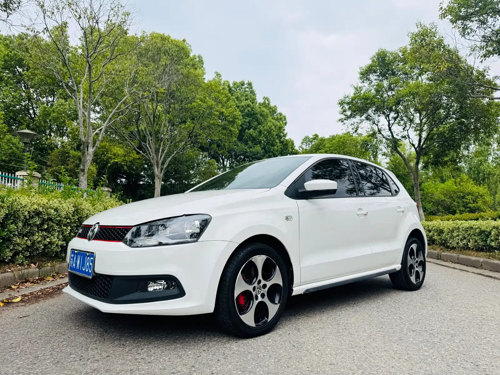 VOLKSWAGEN POLO 2012