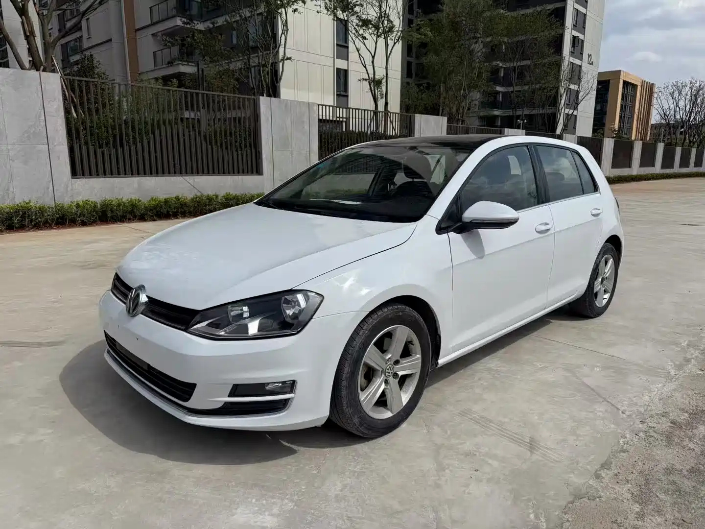 VOLKSWAGEN GOLF 2015