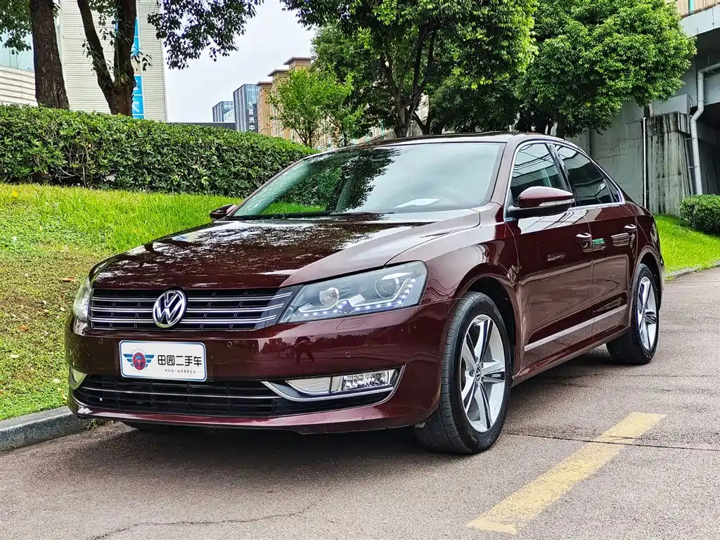 VOLKSWAGEN PASSAT 2015