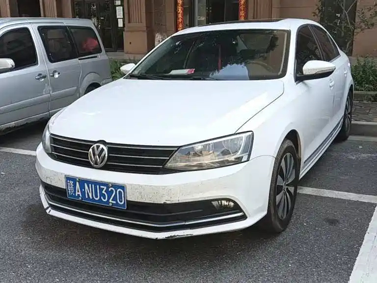 VOLKSWAGEN SAGITAR 2018