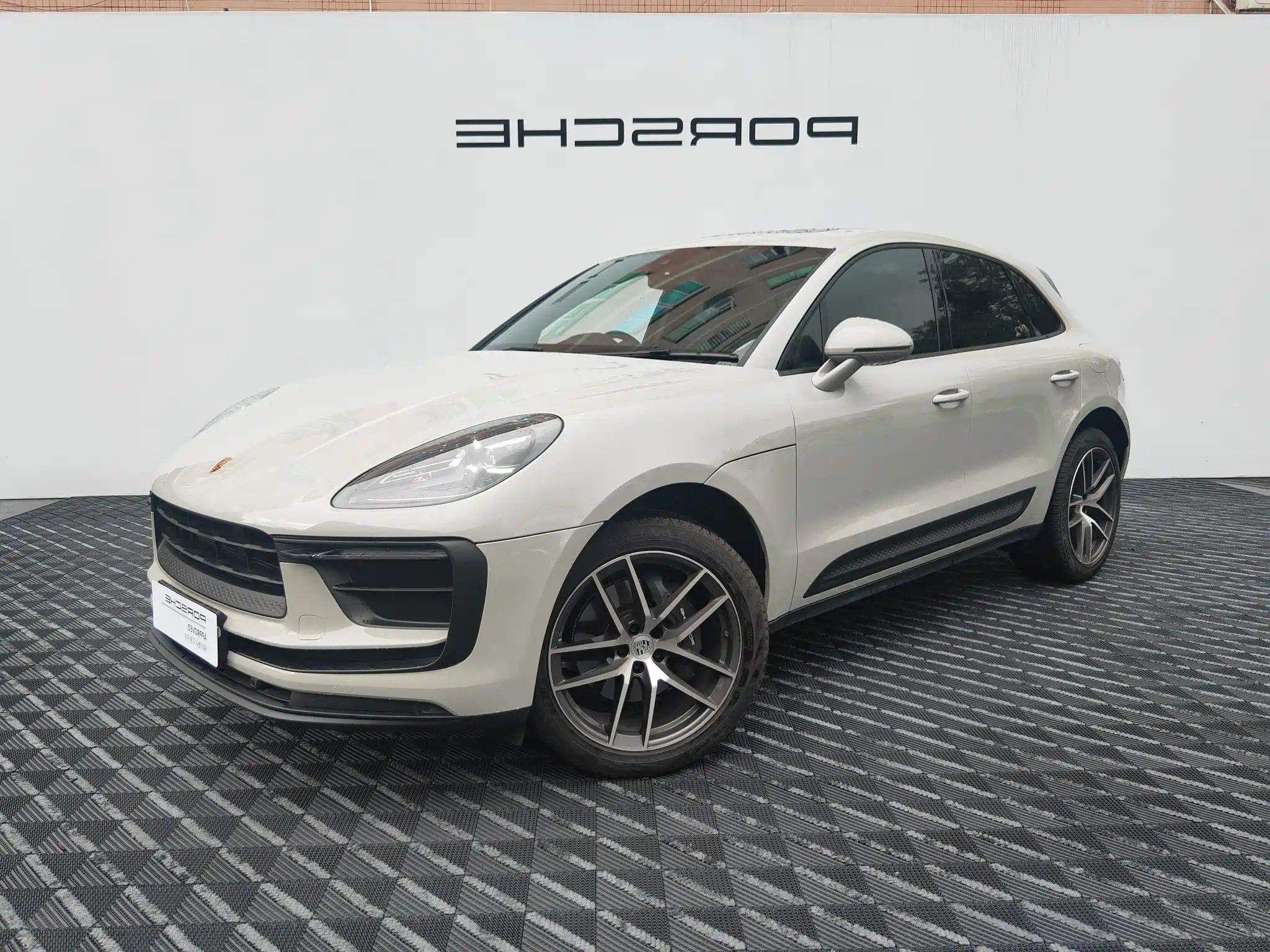 PORSCHE MACAN 2024