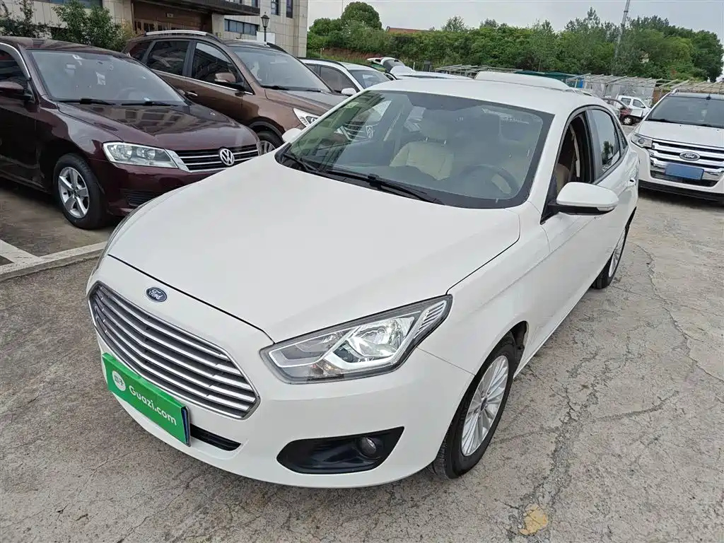 FORD ESCORT 2015