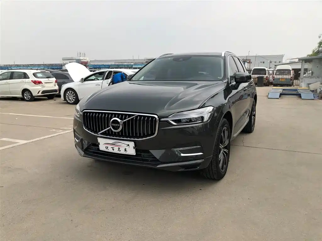 VOLVO XC60 2020