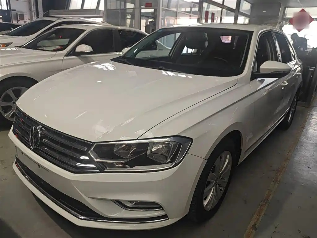 VOLKSWAGEN BORA 2017