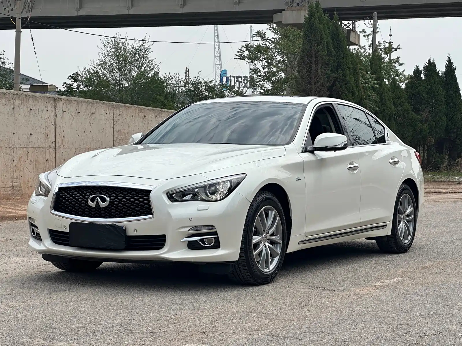 INFINITI Q50L