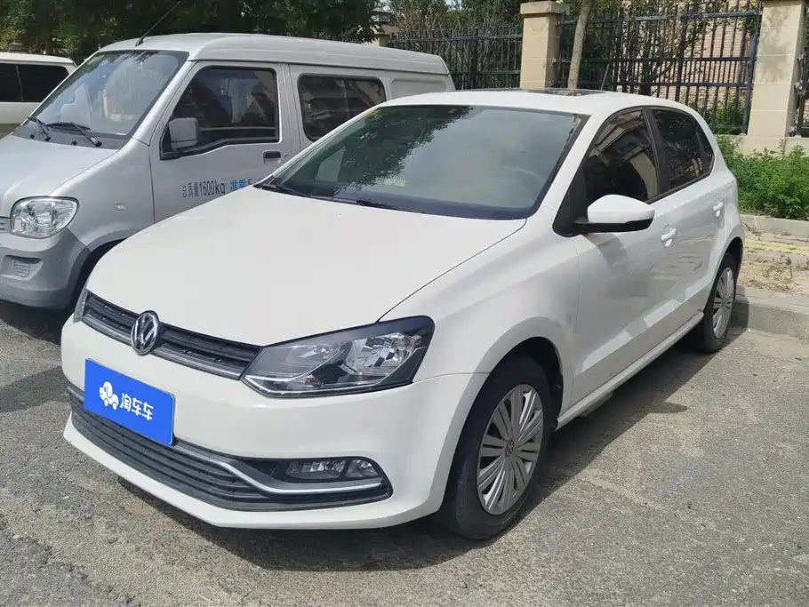 VOLKSWAGEN POLO 2016