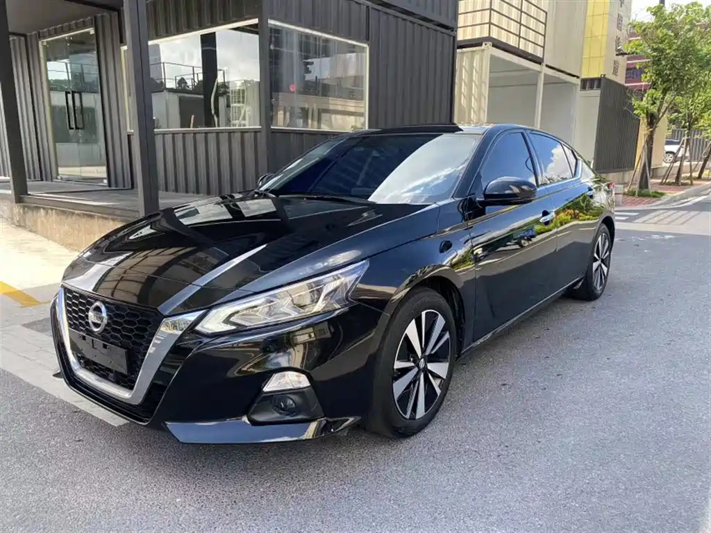NISSAN TEANA 2022