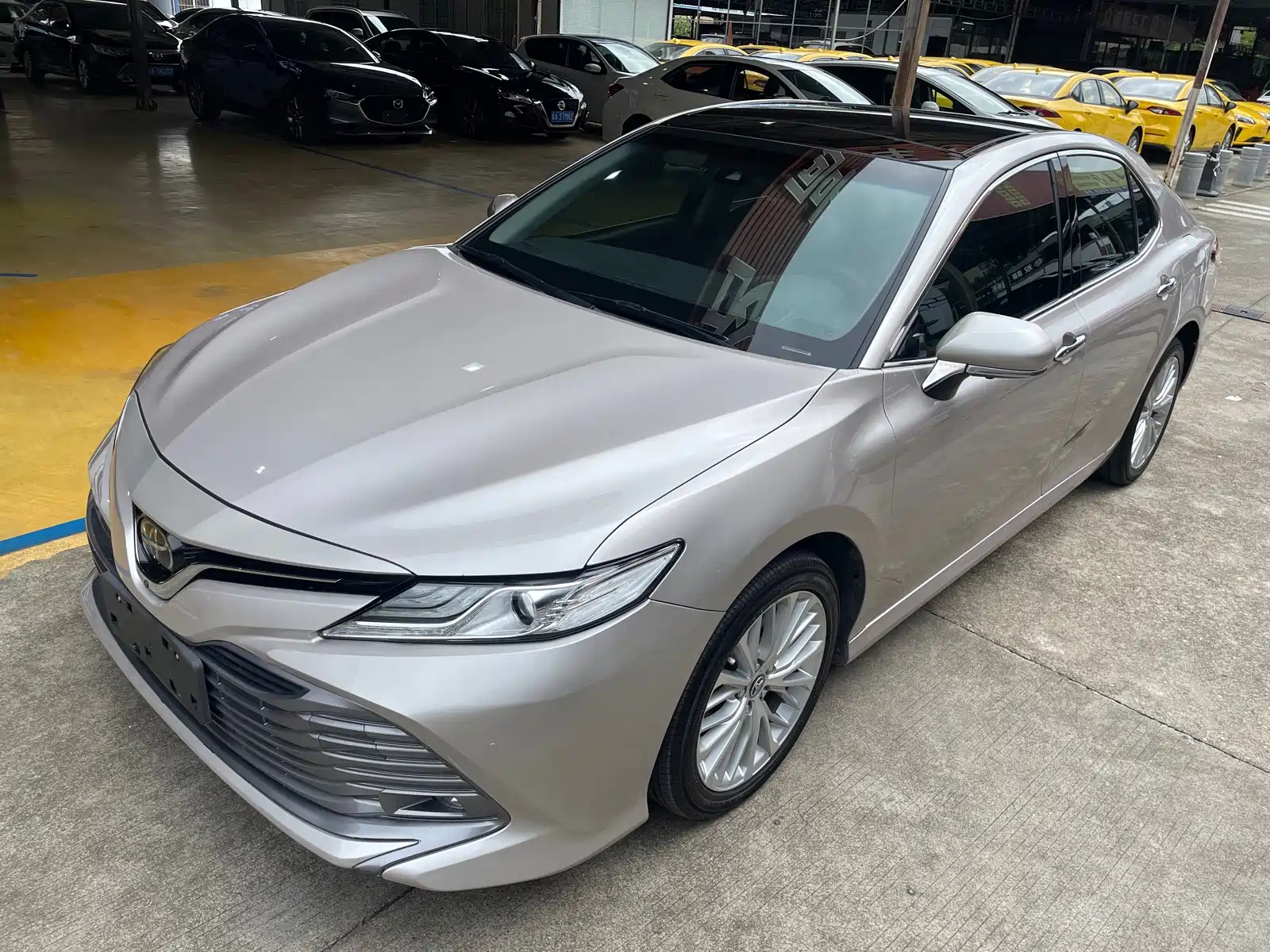 TOYOTA CAMRY