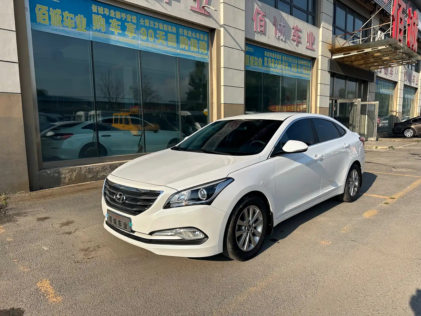 HYUNDAI MISTRA 2014