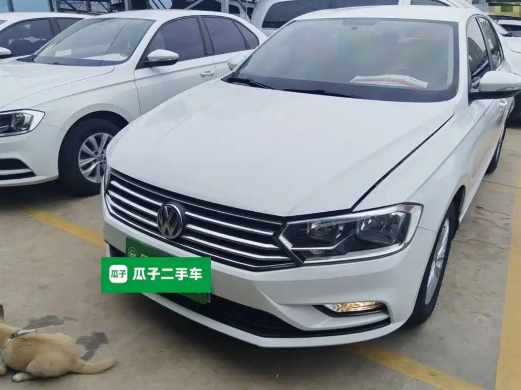 VOLKSWAGEN BORA 2017
