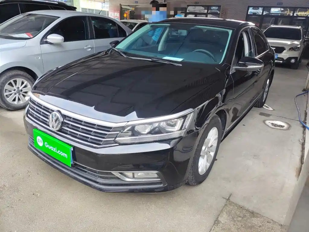 VOLKSWAGEN PASSAT 2015