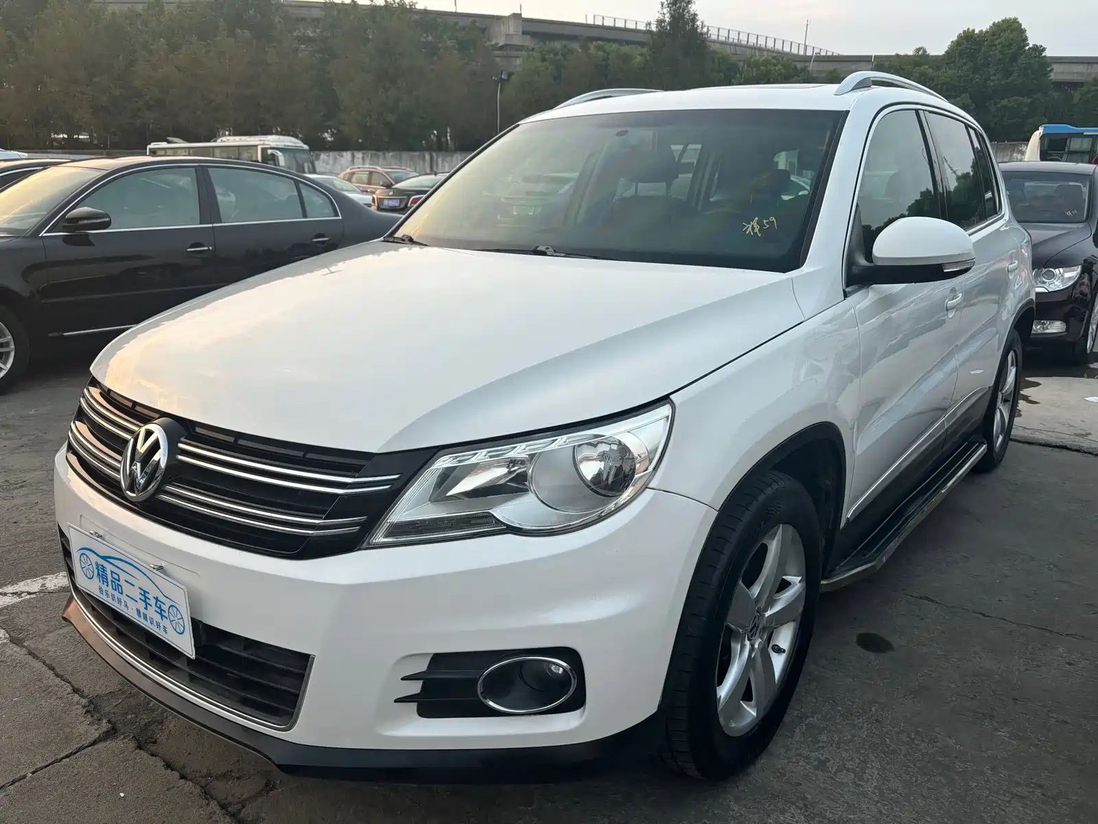 VOLKSWAGEN TIGUAN 2012