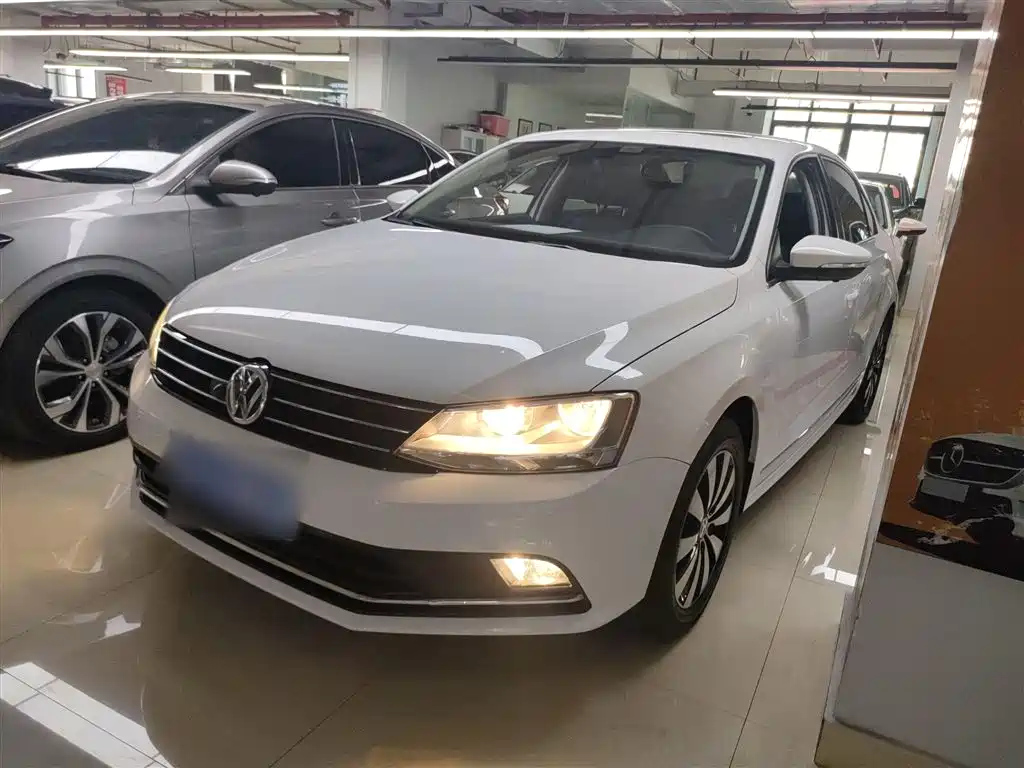 VOLKSWAGEN SAGITAR 2018