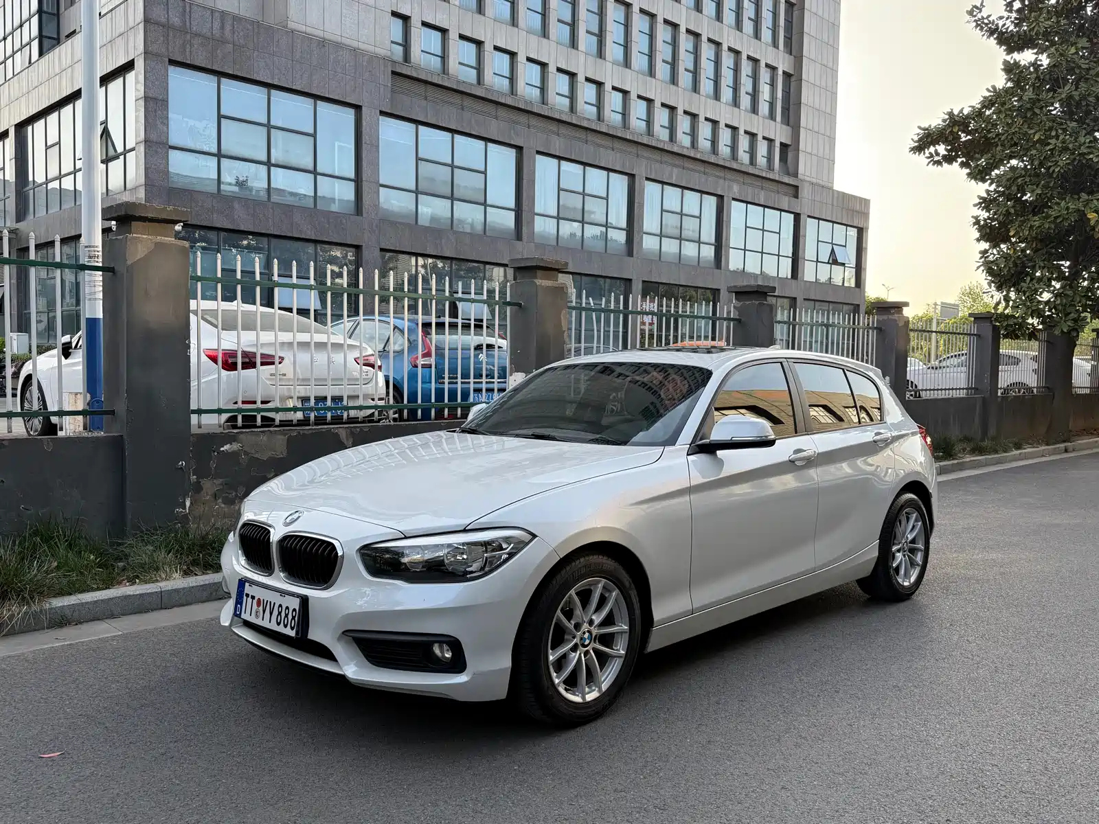 BMW 1-SERIES IMPORT 2016