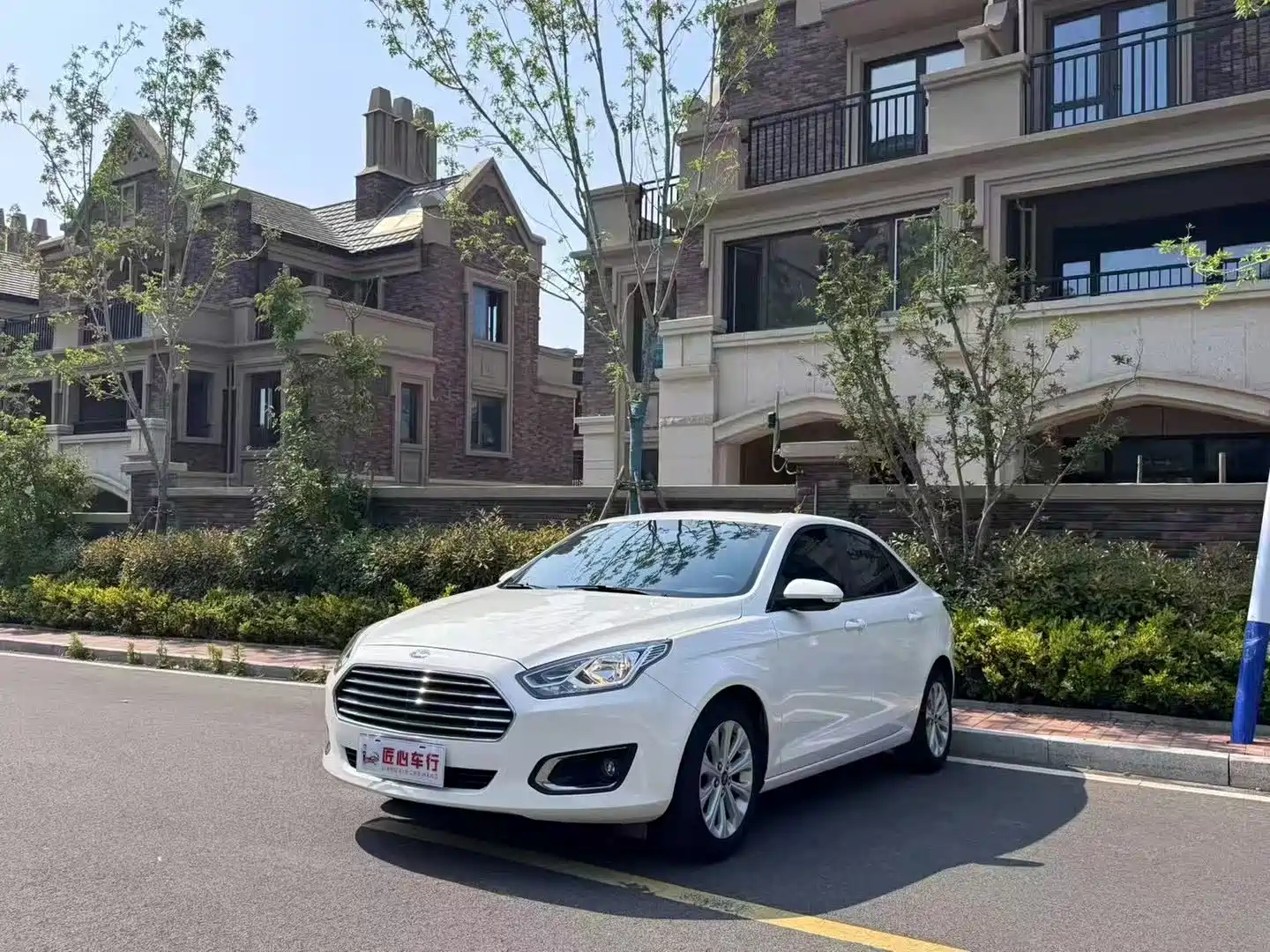 FORD ESCORT 2017
