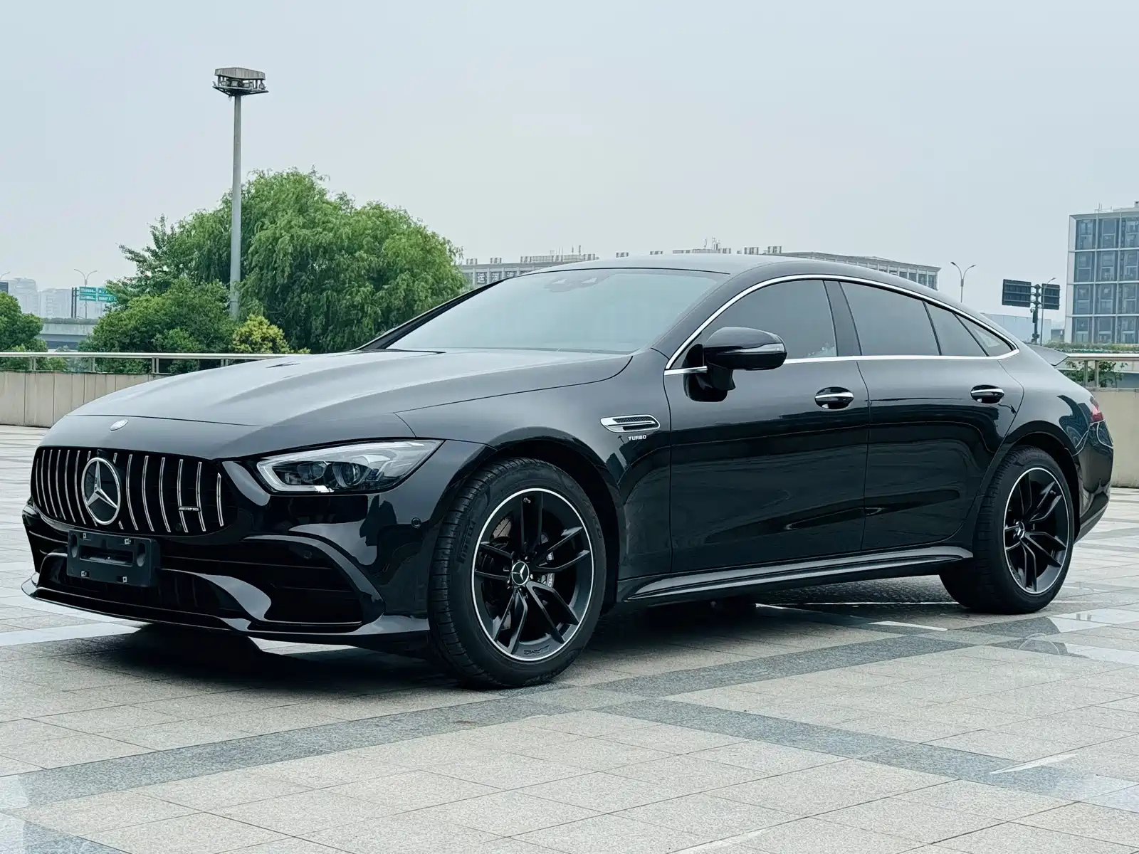 MERCEDES BENZ AMG GT 2023