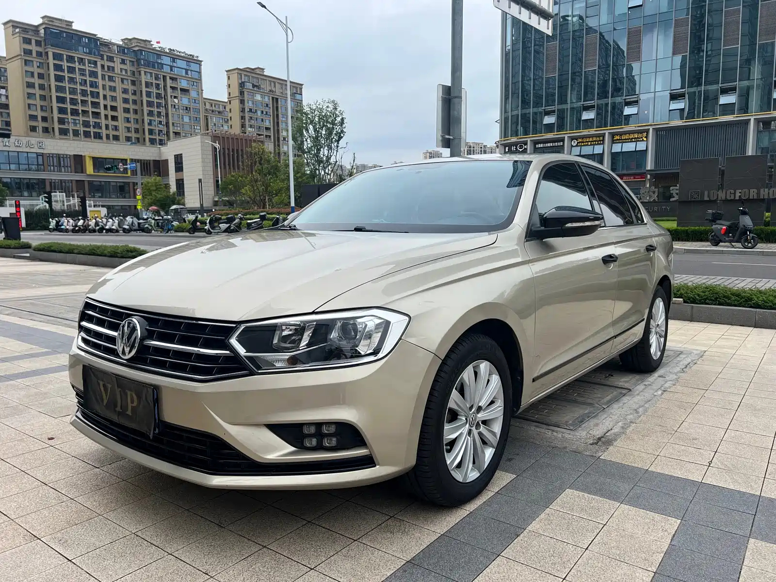 VOLKSWAGEN BORA 2016